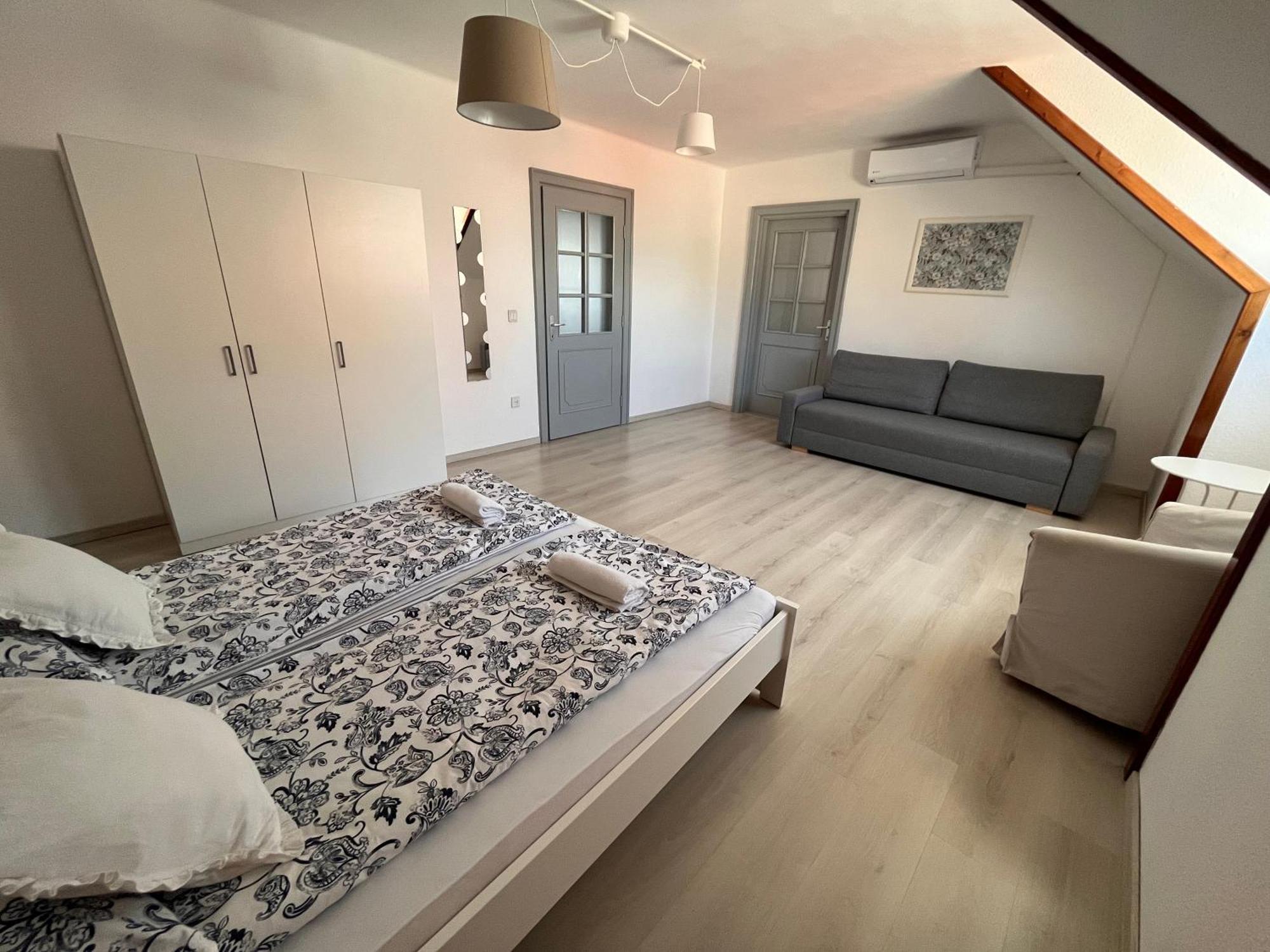 Pacsirta Apartman Grand Eger Ngoại thất bức ảnh