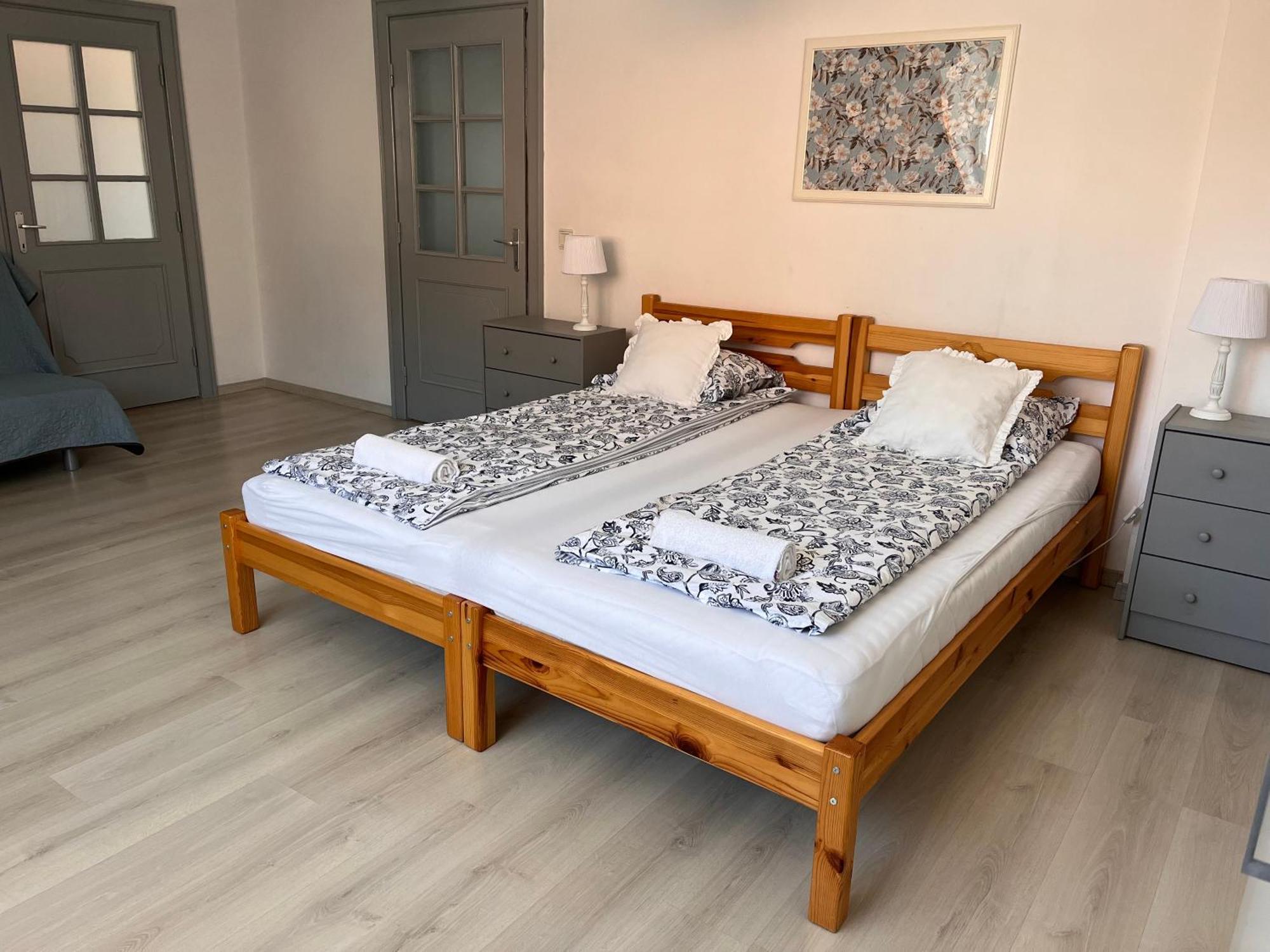 Pacsirta Apartman Grand Eger Ngoại thất bức ảnh